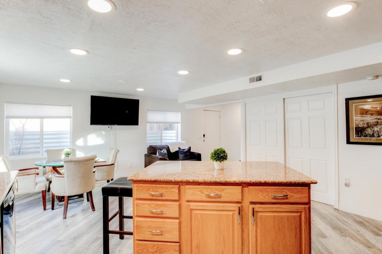 Modern Private Whole Unit 4 Bedroom Guest Suite King Bed Salt Lake City Dış mekan fotoğraf