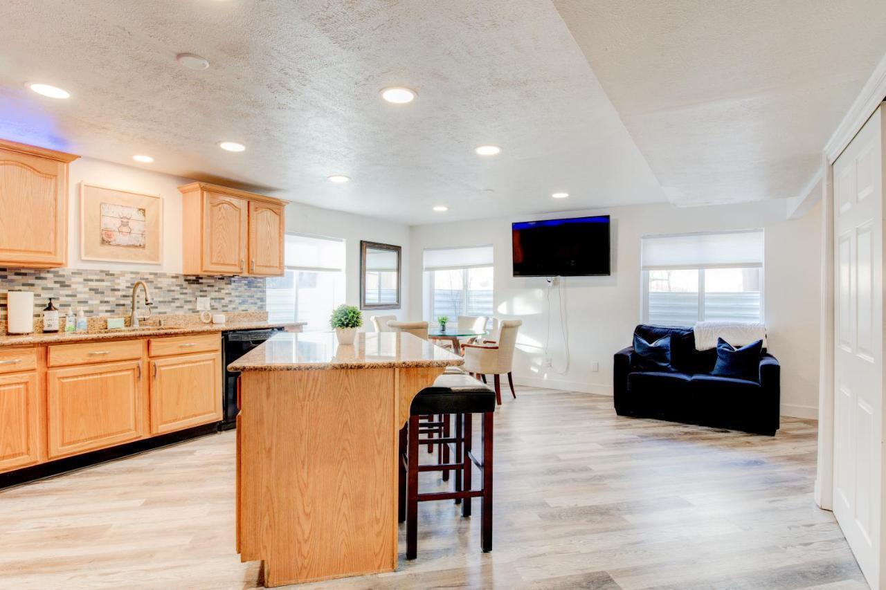 Modern Private Whole Unit 4 Bedroom Guest Suite King Bed Salt Lake City Dış mekan fotoğraf